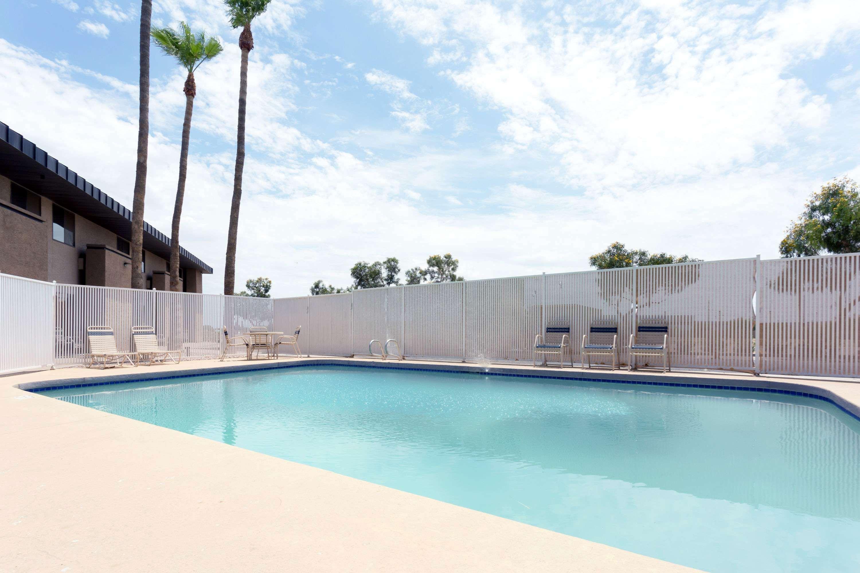 Super 8 By Wyndham Chandler Phoenix Extérieur photo